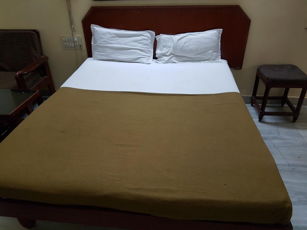 Sri Sai Residency Hotel Tirupati Exterior foto