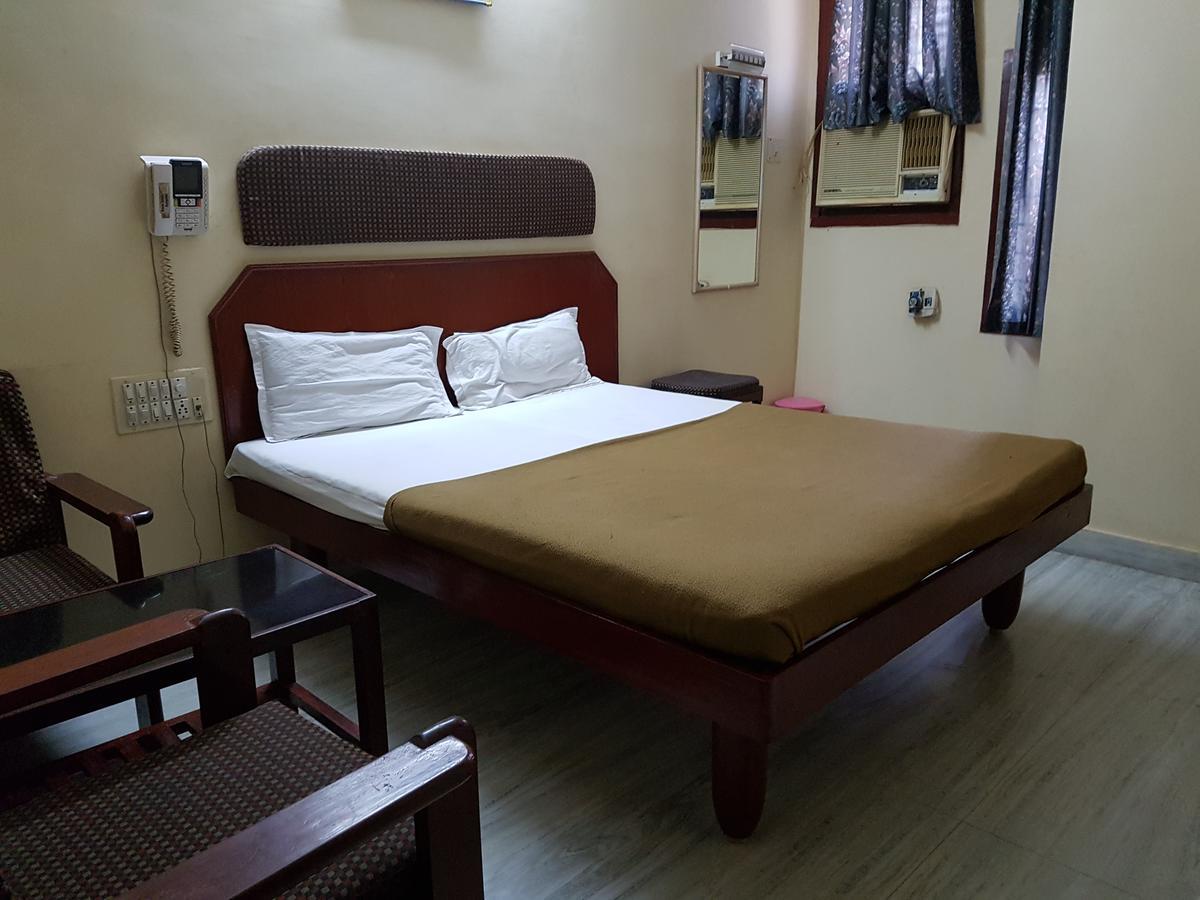 Sri Sai Residency Hotel Tirupati Exterior foto