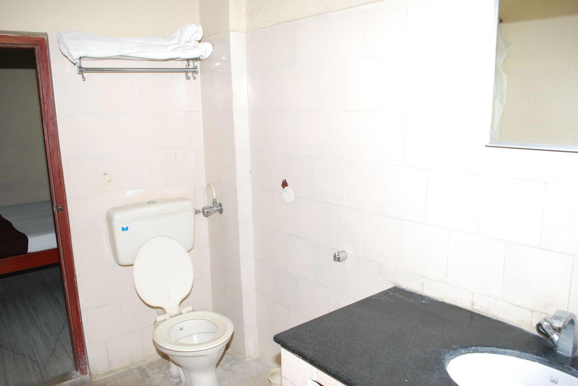 Sri Sai Residency Hotel Tirupati Exterior foto